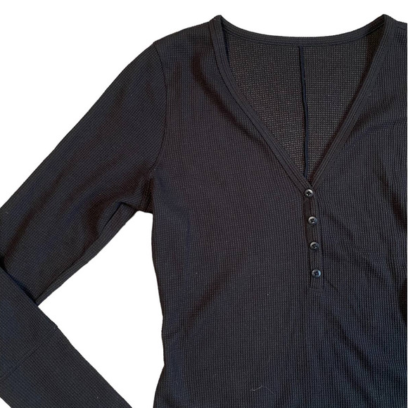Lululemon Close Call Black Thermal Henley Long Sleeve Small 4/6 - Picture 3 of 10